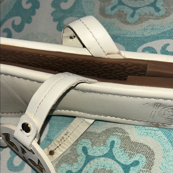 Tory Burch White Leather Sandals with Iconic Logo - Picture 5 of 9